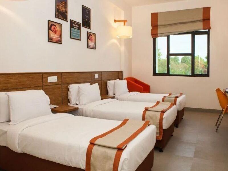 Max Hotels ג'אבלפור מראה חיצוני תמונה