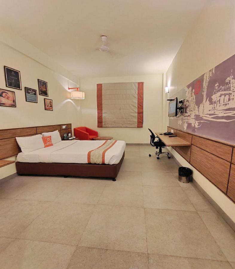 Max Hotels ג'אבלפור מראה חיצוני תמונה